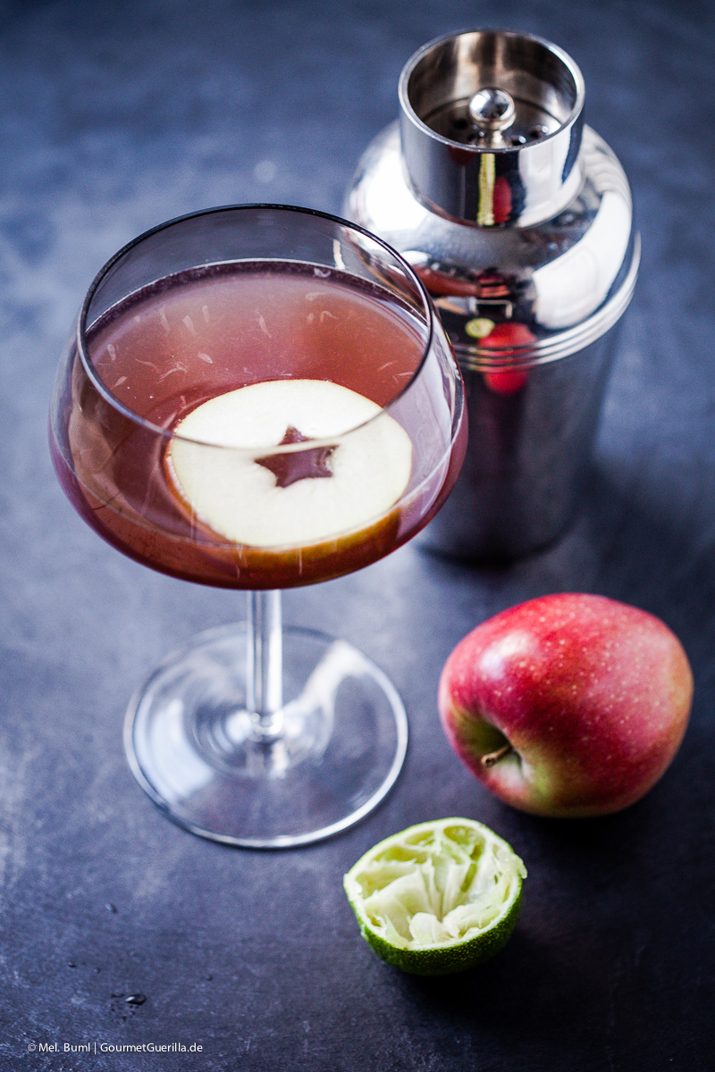 Pink Appletinis Cocktail | GourmetGuerilla.com